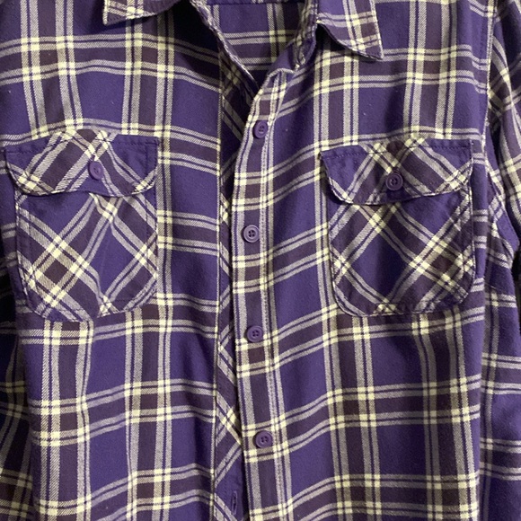 Women’s Duluth Trading flannel shirt - Picture 7 of 7
